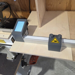 Battuta per troncatrice automatizzata Pedante per operazioni di taglio precise in un laboratorio di finestre in PVC in Lettonia